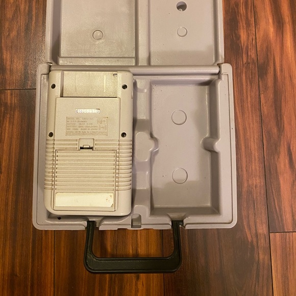 Original Gameboy - Picture 2 of 3
